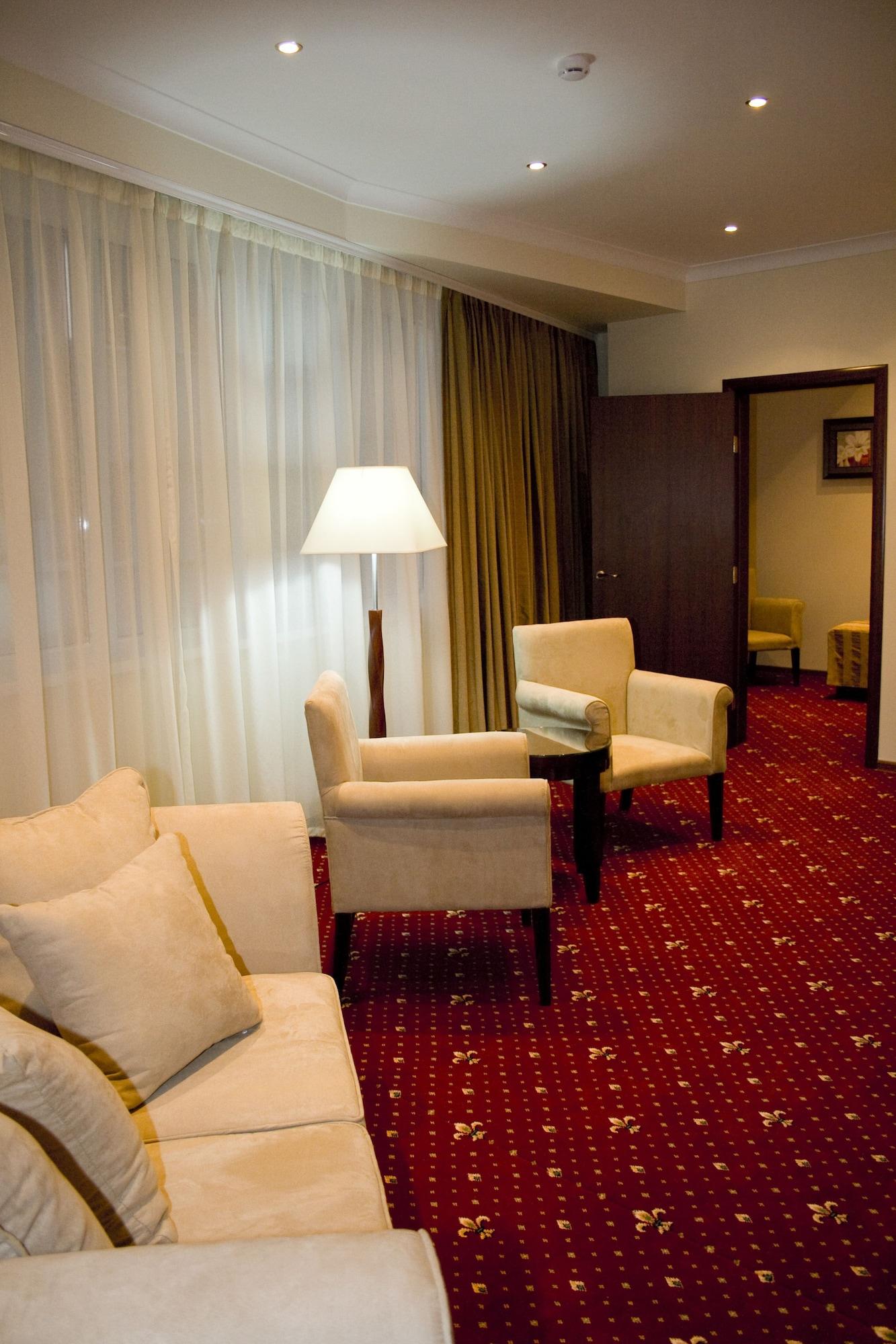 Jumbo Hotel Chisinau Exterior photo